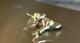 Liz Stokely Luna Jewellery golden shell earrings